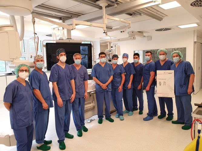  Erste Case in Deutschland nach CE, Berlin, Martin-Luther-Krankenhaus Klinik für Kardiologie, PD Dr Laule.